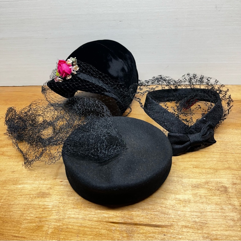 Vintage Women’s Hats Black Netted Veil Pillbox Fascinator Tilt Cloche 1950s